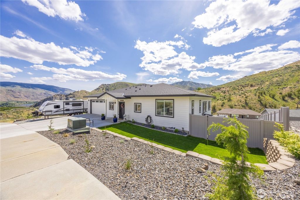 Photo of 9968 Griffith Place, Entiat, WA 98822 (MLS # 2483204)