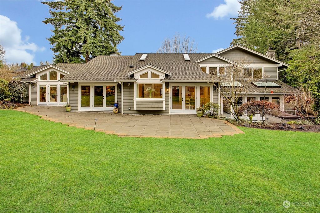 Photo of 7855 SE 73rd Place, Mercer Island, WA 98040 (MLS # 2041353)