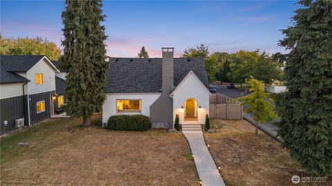 Photo of 617 E Street, Blaine, WA 98230 (MLS # 2581137)