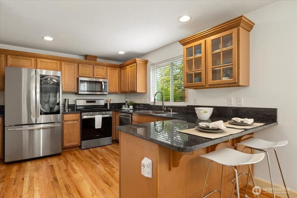listing image 9363325452531967892