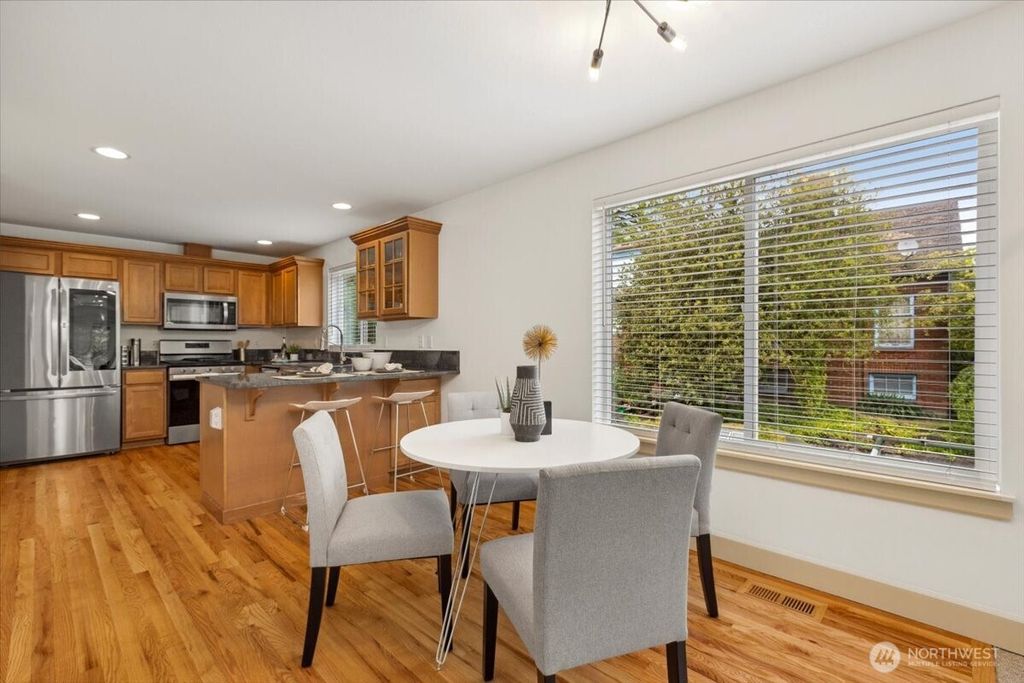 listing image 9365912101160035973