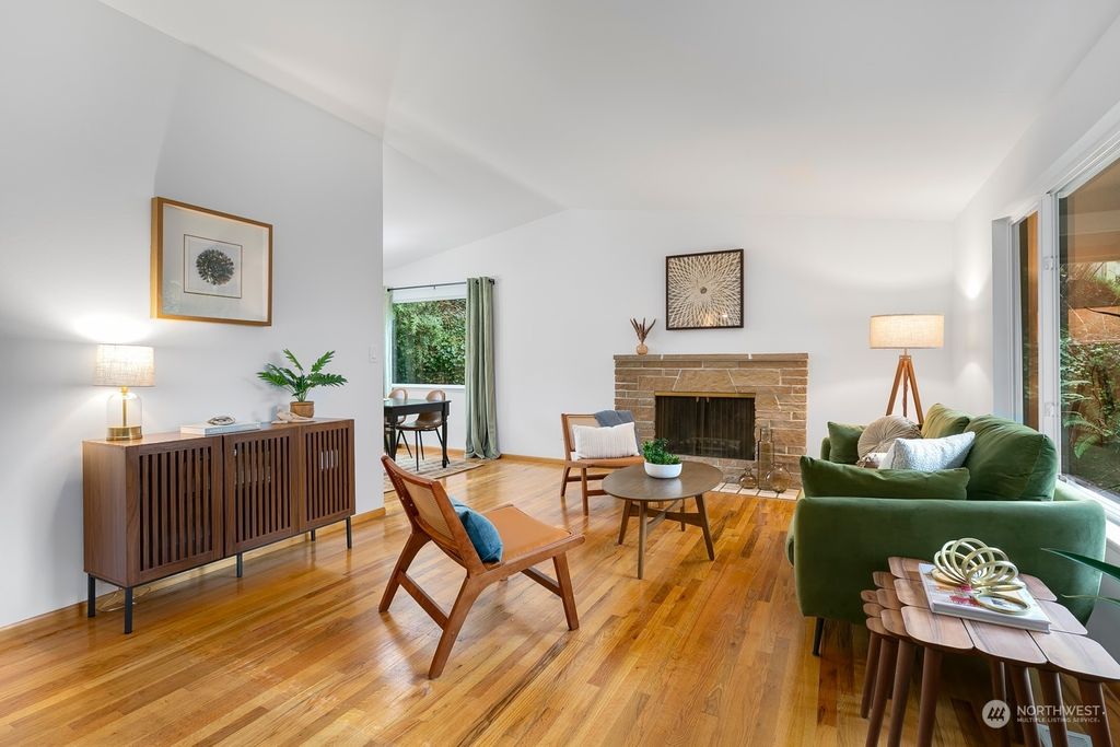 Photo of 18047 28th Avenue NE, Lake Forest Park, WA 98155 (MLS # 2315905)