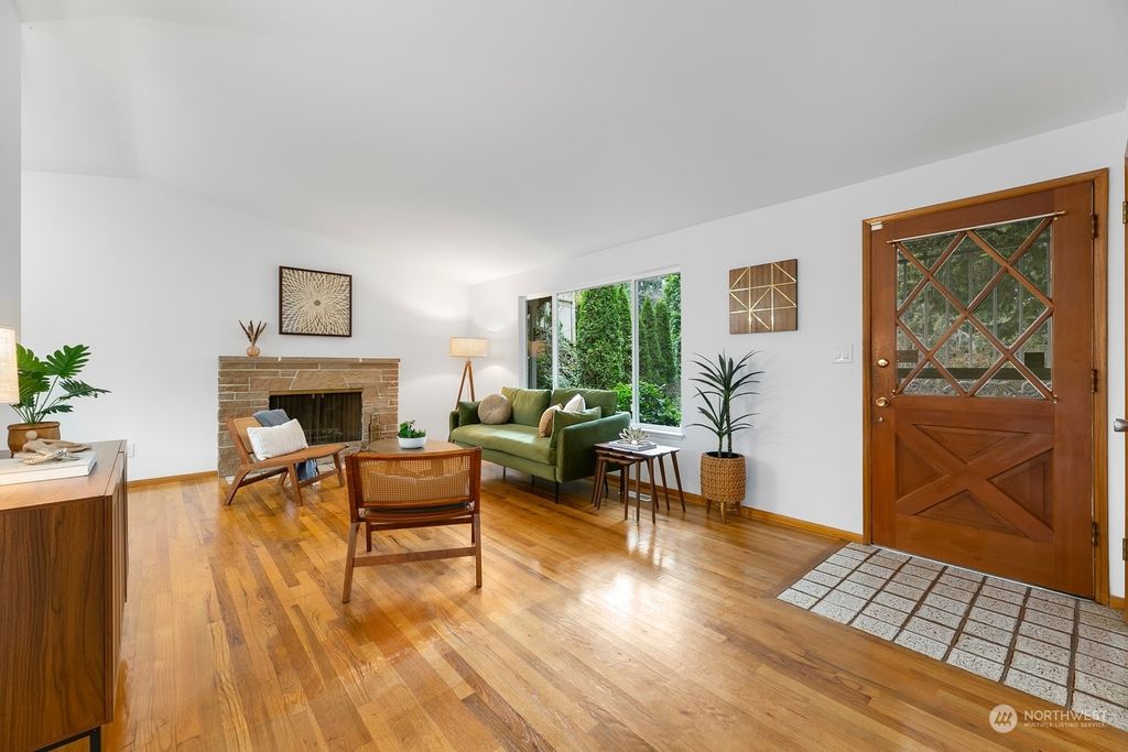 Photo of 18047 28th Avenue NE, Lake Forest Park, WA 98155 (MLS # 2315905)