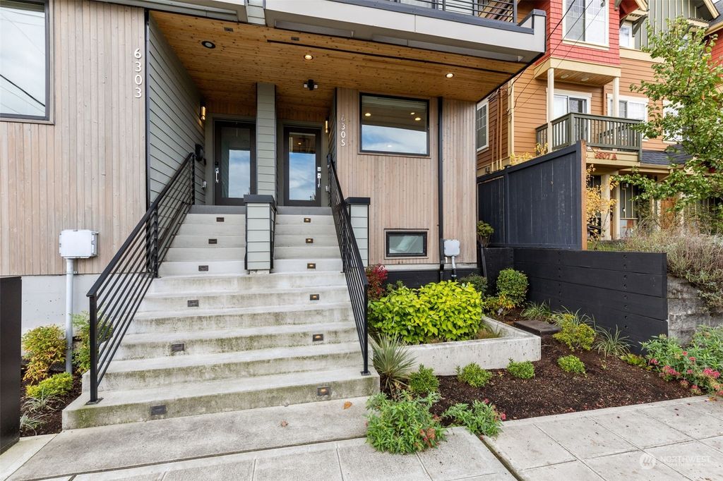 Photo of 6305 Phinney Avenue N, Seattle, WA 98103 (MLS # 2171370)