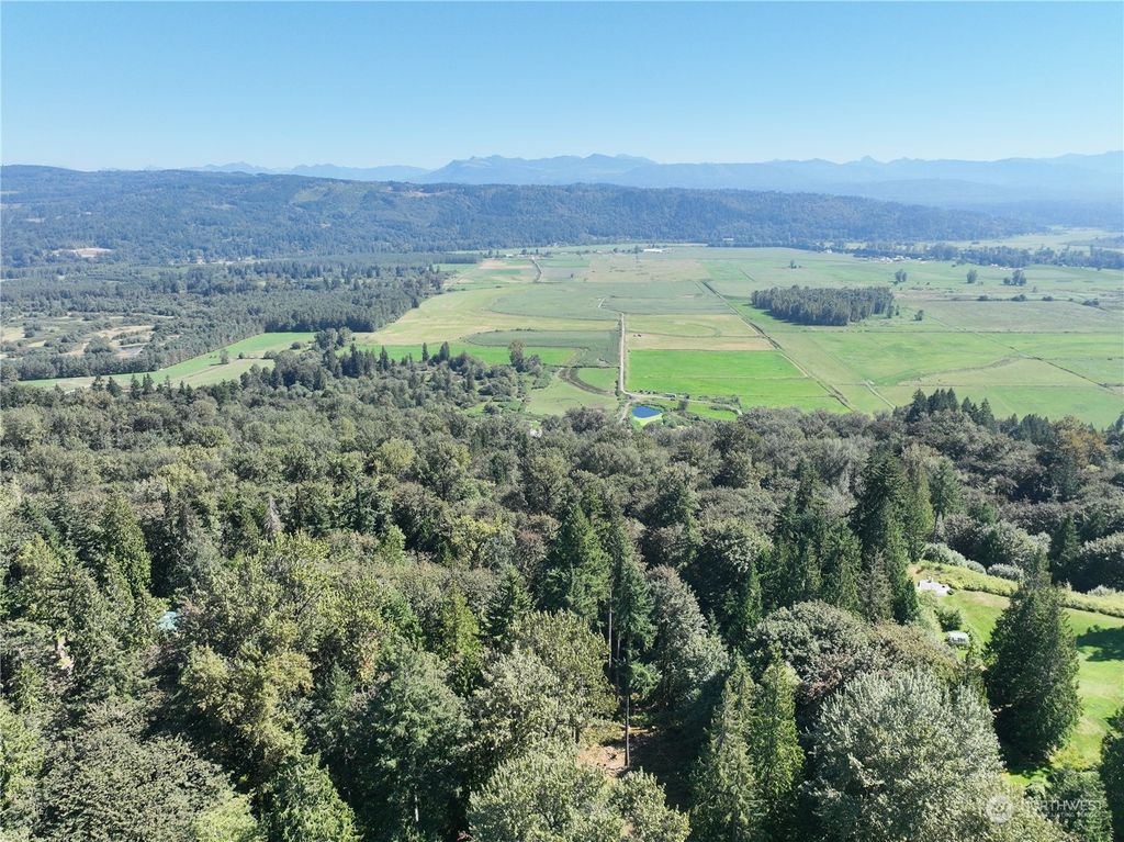 Photo of 19770 244th Avenue NE, Woodinville, WA 98077 (MLS # 2286757)