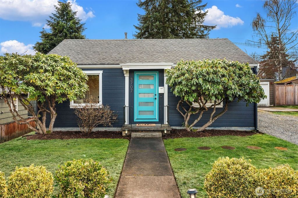 Photo of 3707 SW Thistle St, Seattle, WA 98126 (MLS # 2482158)