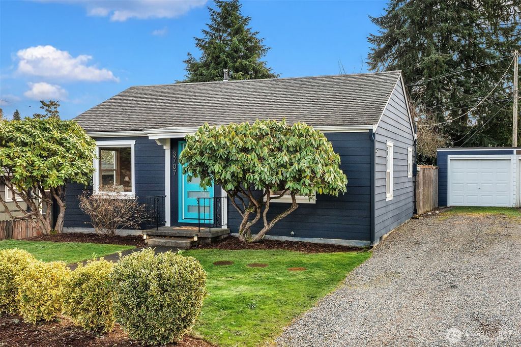 Photo of 3707 SW Thistle St, Seattle, WA 98126 (MLS # 2482158)