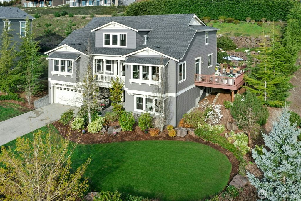 Photo of 7098 170Th Avenue SE, Bellevue, WA 98006 (MLS # 2493210)