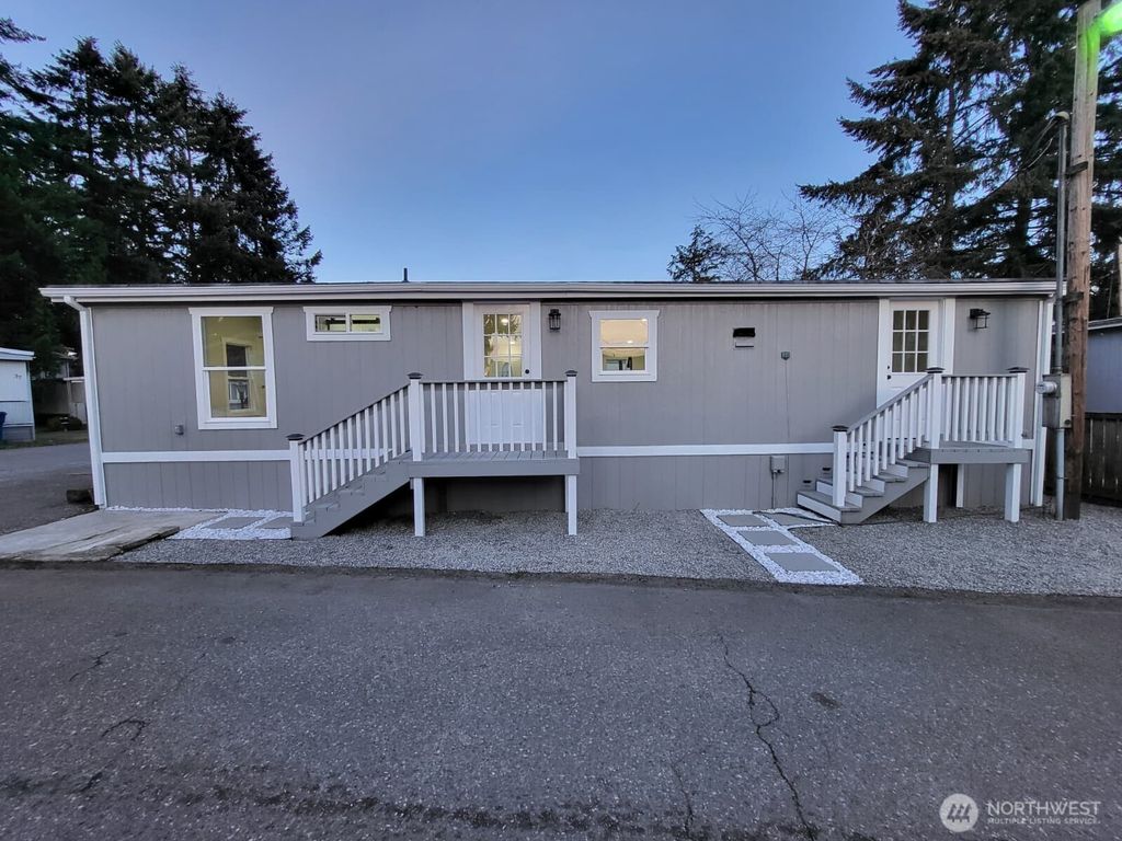 Photo of 1660 S 333RD Street #36, Federal Way, WA 98003 (MLS # 2509914)