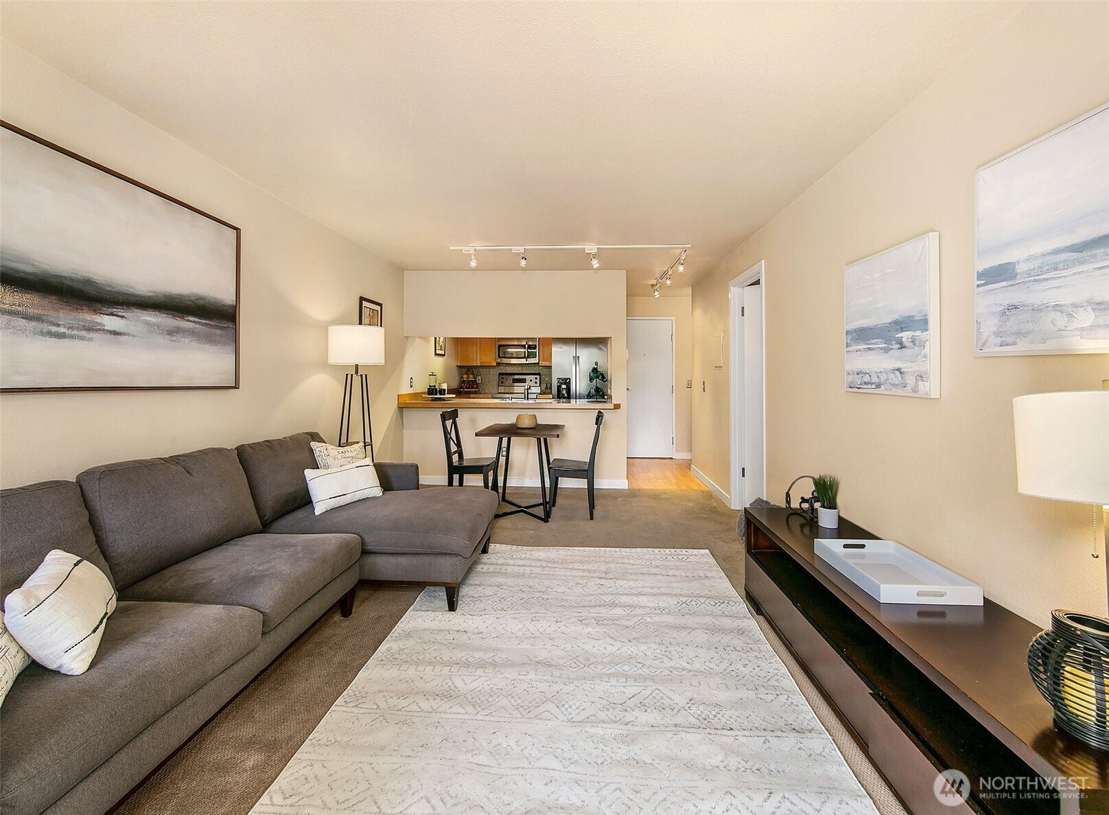 275 W Roy Street 212