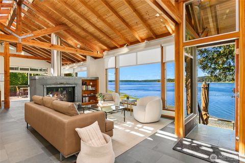 Photo of 16221 Reitan Road NE, Bainbridge Island, WA 98110 (MLS # 2527259)