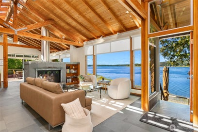 16221 Reitan Road NE Bainbridge Island WA 98110