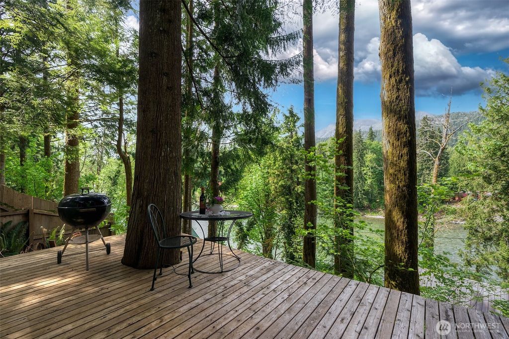 Photo of 51911 S Riverside Road, Gold Bar, WA 98251 (MLS # 2527060)