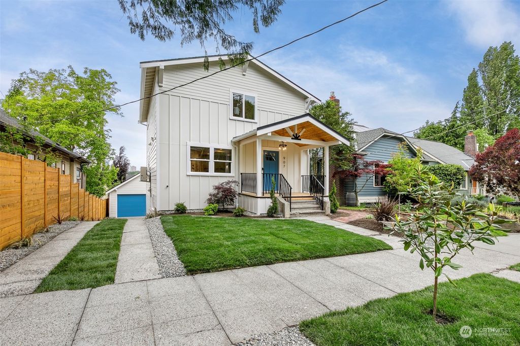 Photo of 907 31st Avenue, Seattle, WA 98122 (MLS # 2238128)