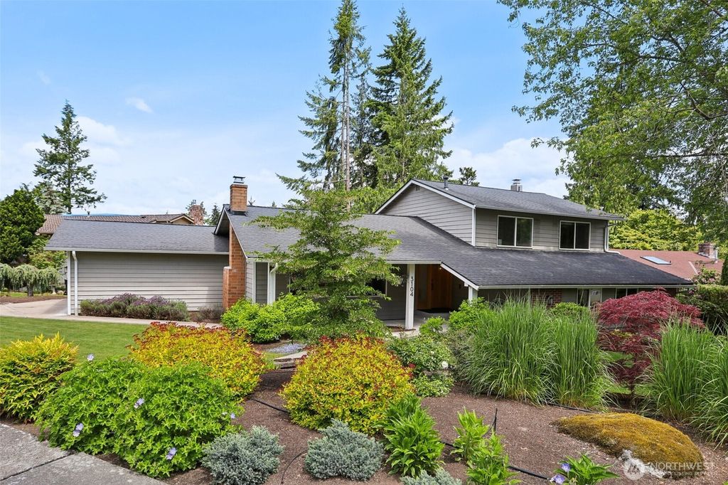 Photo of 3104 181st Avenue NE, Redmond, WA 98052 (MLS # 2382723)