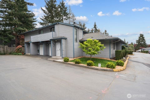 Photo of 1826 S 330th St #D, Federal Way, WA 98003 (MLS # 2553177)