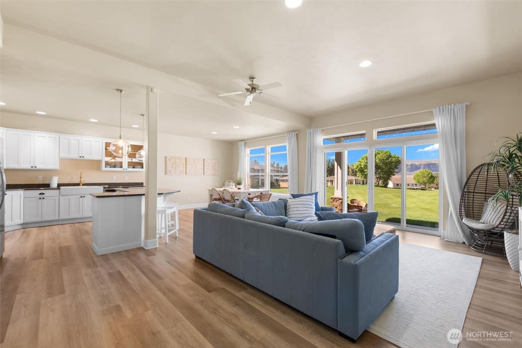 Photo of 9234 Canyon Drive NW #C10, Quincy, WA 98848 (MLS # 2562093)