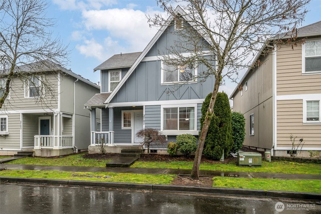 Photo of 2707 8th Street SE, Puyallup, WA 98374 (MLS # 2475013)