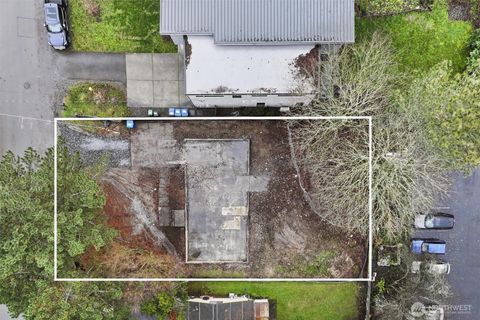 Photo of 14324 Fremont Avenue N, Seattle, WA 98133 (MLS # 2459878)