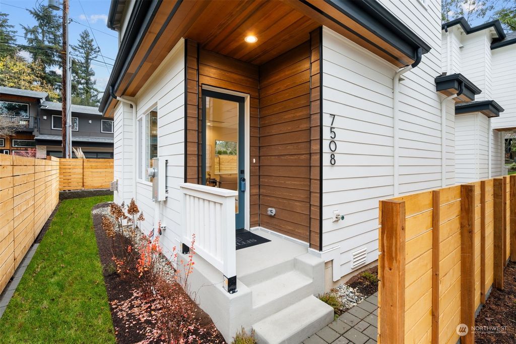 Photo of 7508 124th Avenue NE, Kirkland, WA 98033 (MLS # 2317818)