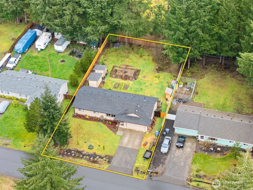 Photo of 681 E Oak Park Way, Shelton, WA 98584 (MLS # 2498383)