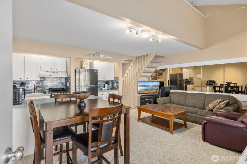8903 Crescent Bar Road NW 162