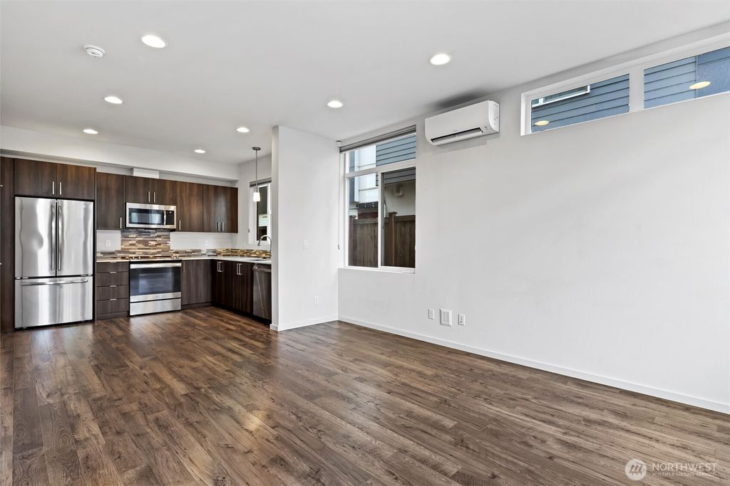 Photo of 6917 Carleton Ave Ave S #B, Seattle, WA 98108 (MLS # 2442744)