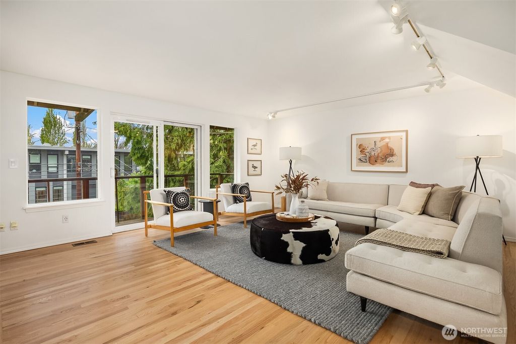 Photo of 1428 18th Avenue, Seattle, WA 98122 (MLS # 2367698)