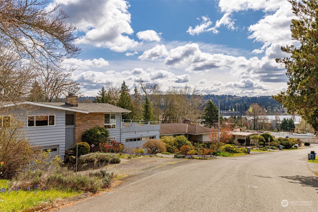 Photo of 18130 60th Place NE, Kenmore, WA 98028 (MLS # 2048557)