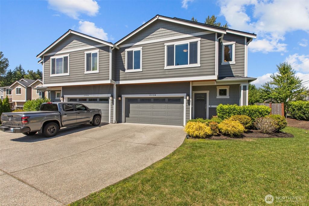 Photo of 1305 170th Place SW #B, Lynnwood, WA 98037 (MLS # 2415853)