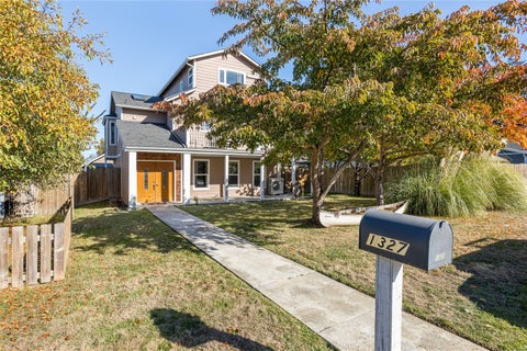 Photo of 1327 Caroline Street, Port Angeles, WA 98362 (MLS # 2598595)