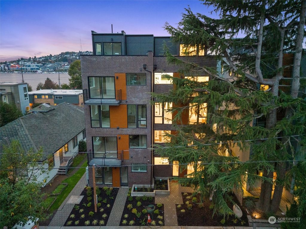 Photo of 2031 Yale Avenue E #D, Seattle, WA 98102 (MLS # 2180311)