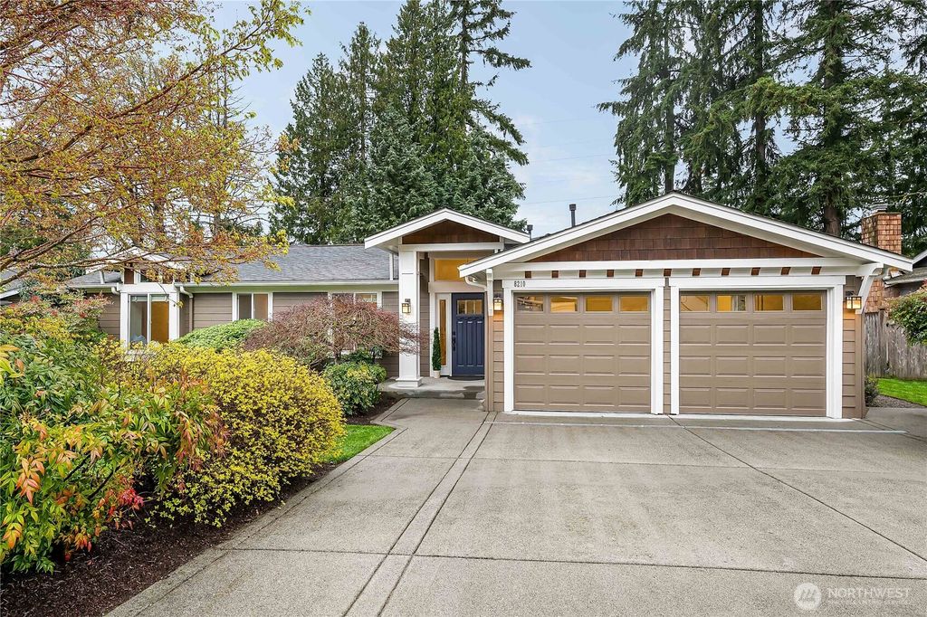 Photo of 8210 135th Place NE, Redmond, WA 98052 (MLS # 2348485)