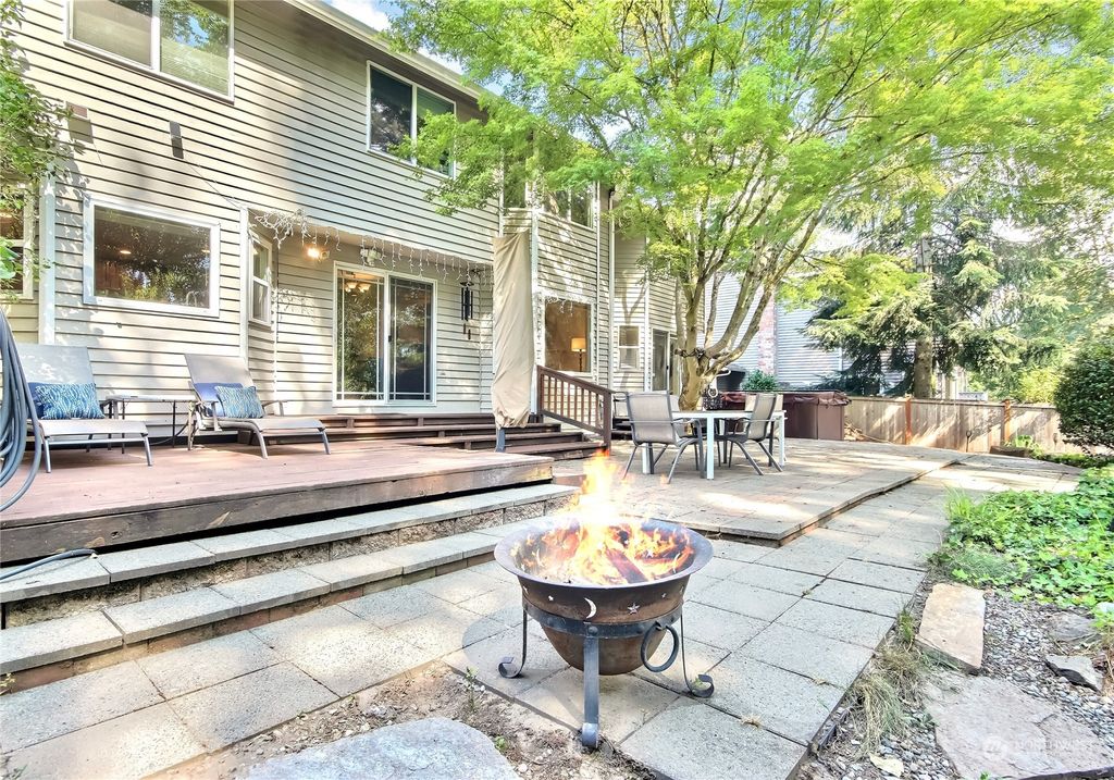 Photo of 17903 NE 129th Street, Redmond, WA 98052 (MLS # 1998902)
