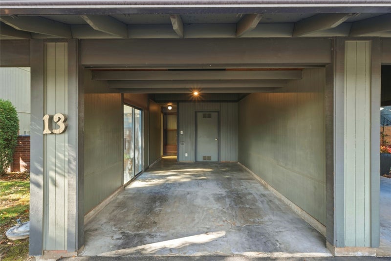601 Village Way 13