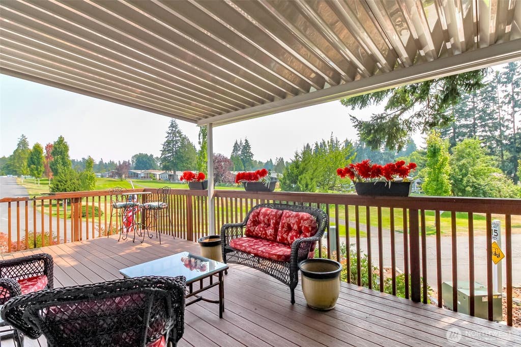 Photo of 2101 S 324th Street #215, Federal Way, WA 98003 (MLS # 2562256)