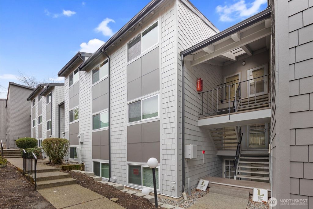 Photo of 2020 Grant Avenue S #L305, Renton, WA 98055 (MLS # 2333658)