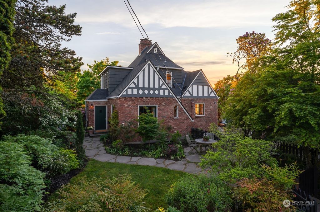 Photo of 7237 Ledroit Court SW, Seattle, WA 98136 (MLS # 2070471)