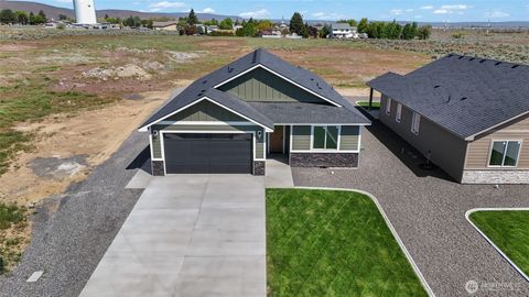 Photo of 13 Parkside Lp Loop, Ephrata, WA 98823 (MLS # 2513372)