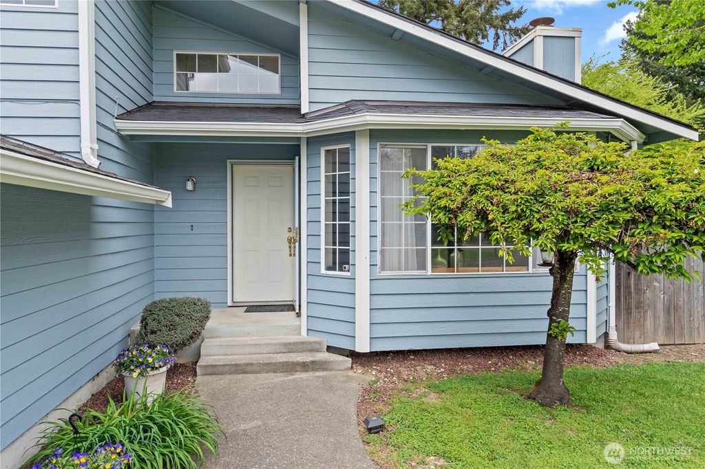 Photo of 20415 120th St Ct Ct E, Bonney Lake, WA 98391 (MLS # 2515775)