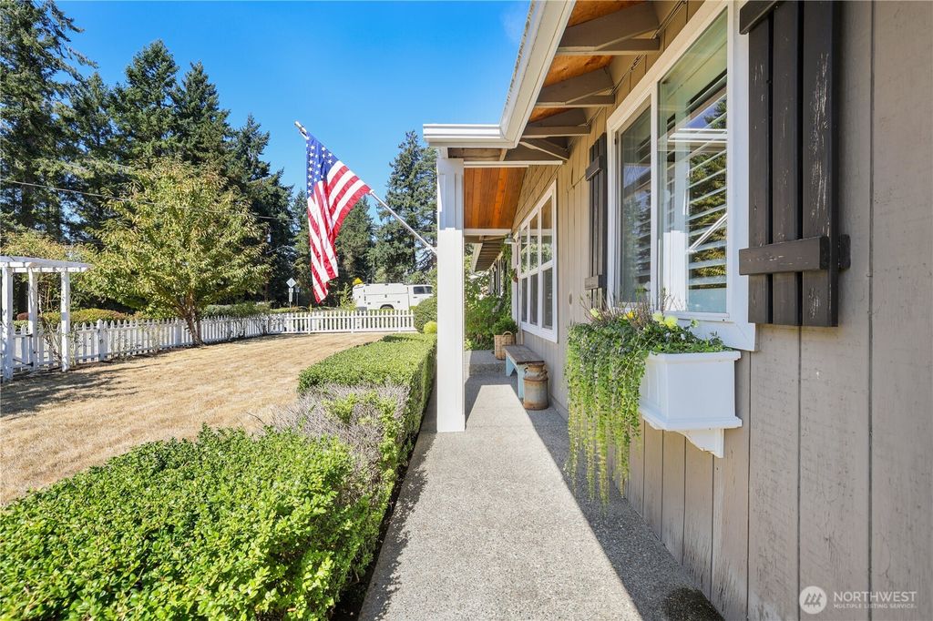 Photo of 4066 138th Avenue SE, Bellevue, WA 98006 (MLS # 2434074)
