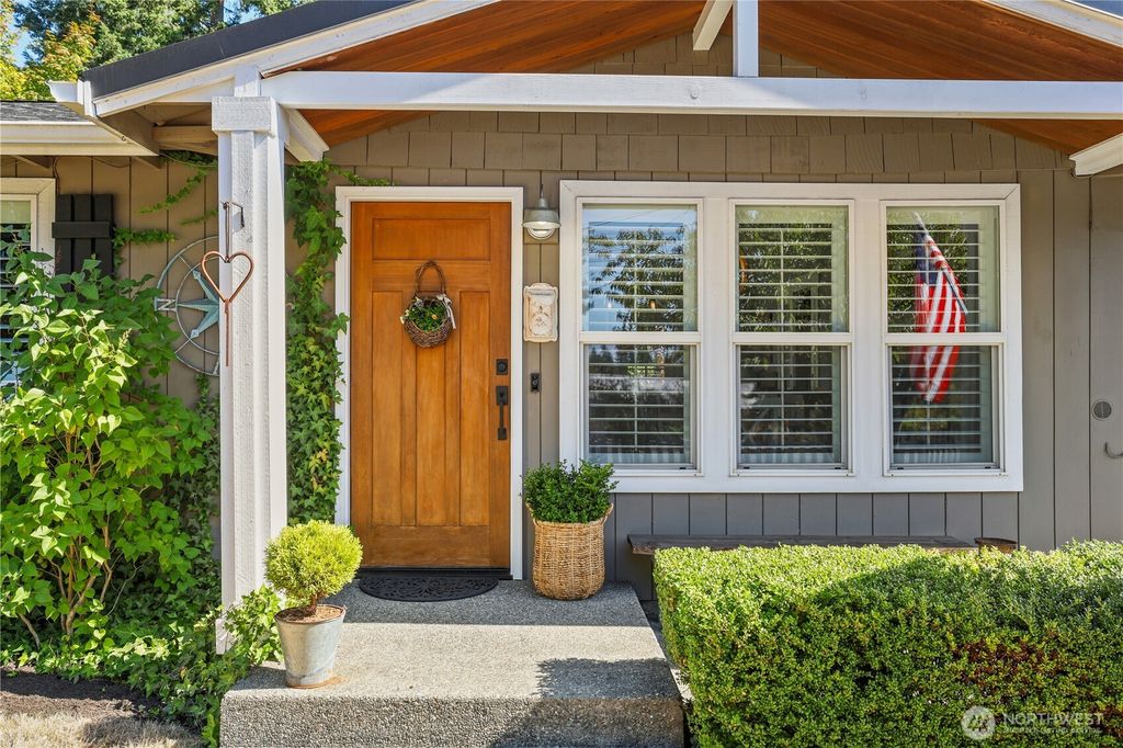 Photo of 4066 138th Avenue SE, Bellevue, WA 98006 (MLS # 2434074)