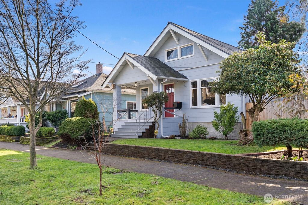 Photo of 827 NW 61st Street, Seattle, WA 98107 (MLS # 2479755)
