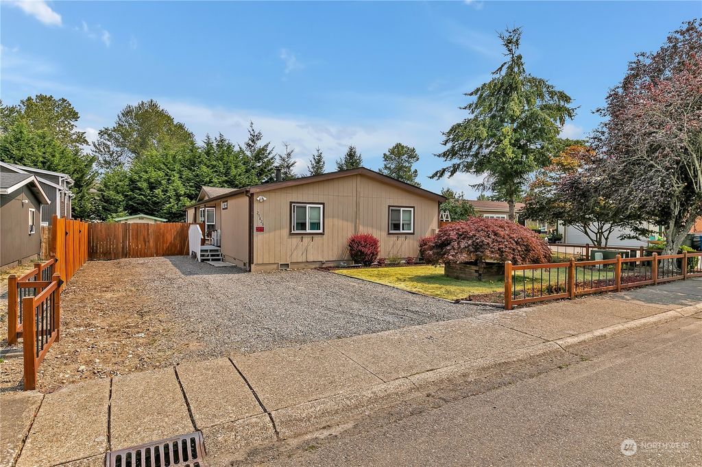 Photo of 29826 48TH Avenue S, Auburn, WA 98001 (MLS # 2272849)