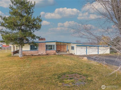 Photo of 3416 Road 20 NE, Soap Lake, WA 98851 (MLS # 2477079)