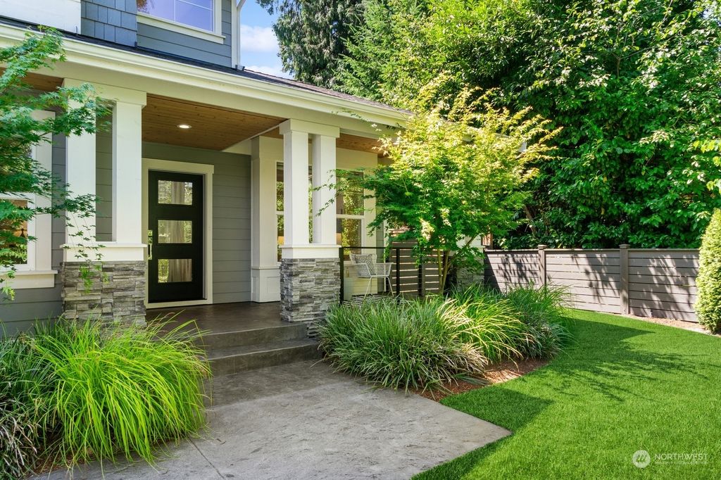 Photo of 18001 6th Place SW, Normandy Park, WA 98166 (MLS # 2140849)