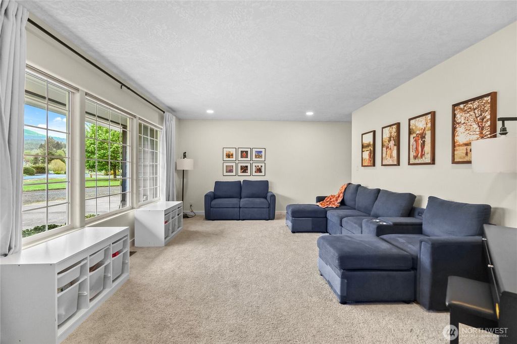 Photo of 21 Monroe Drive, Cathlamet, WA 98612 (MLS # 2512711)