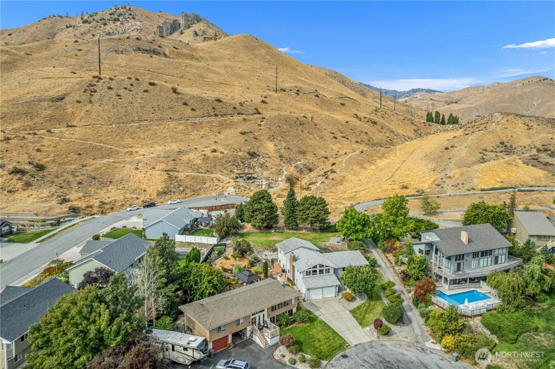 1920 Emerald Place
