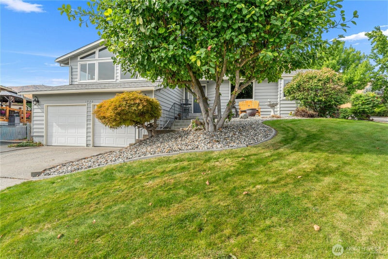 1920 Emerald Place