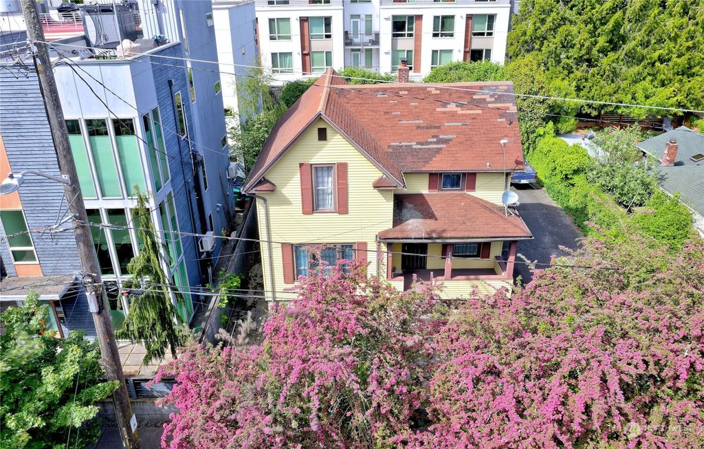 Photo of 3226 S Edmunds Street, Seattle, WA 98118 (MLS # 2239133)